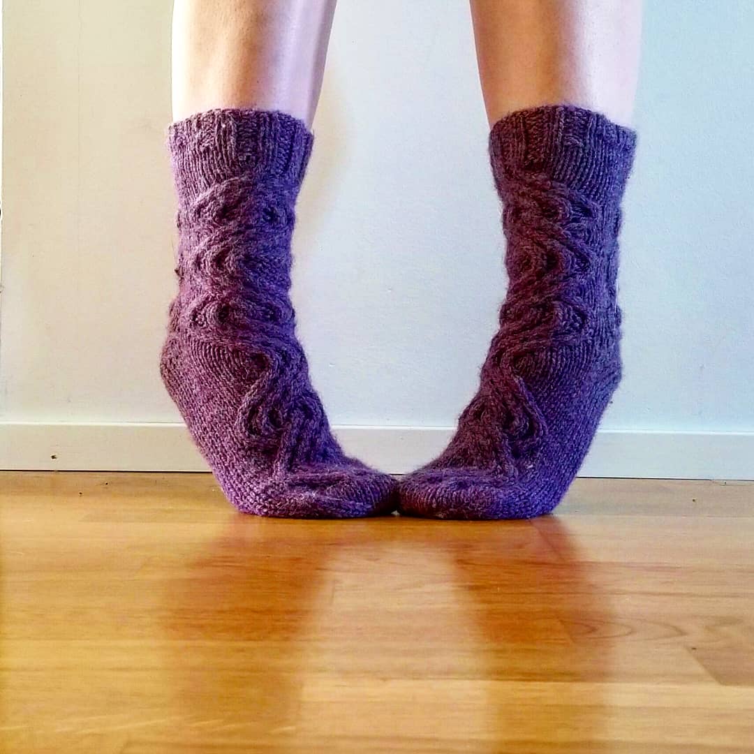 Elivagar - Bulky Cable Knit Socks Knitting Pattern