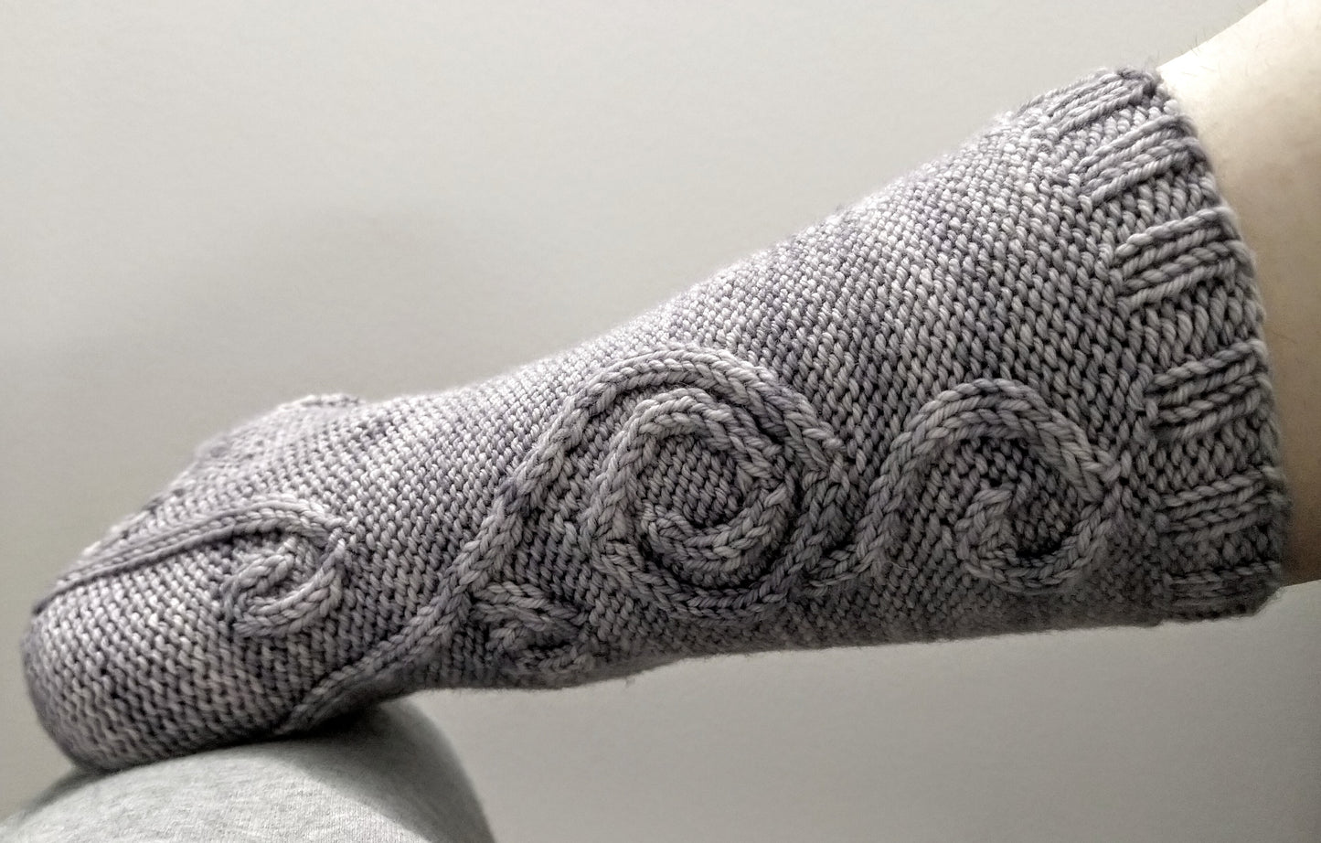 Sprouts Socks - Cable Knitting Socks Pattern