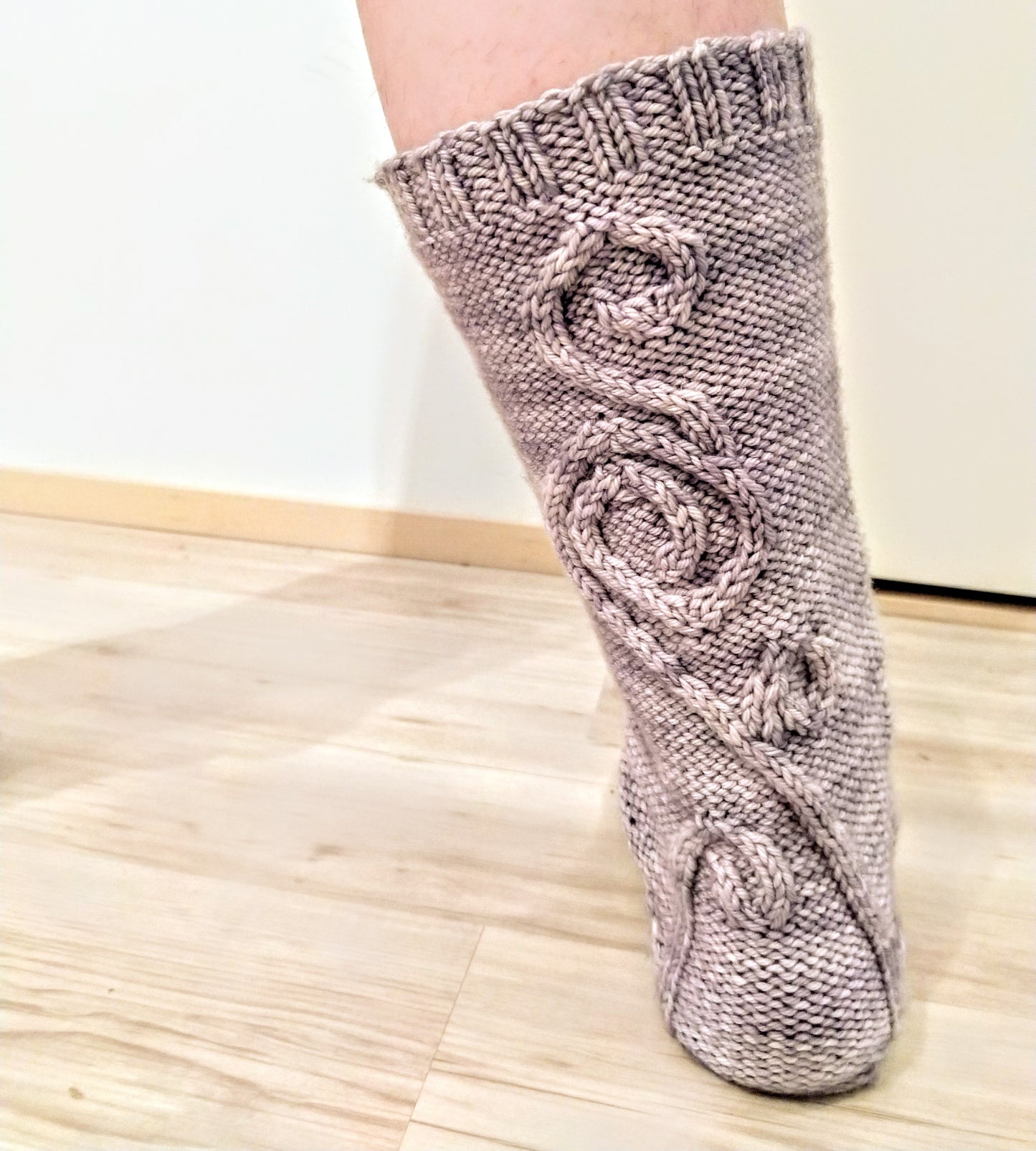 Sprouts Socks - Cable Knitting Socks Pattern