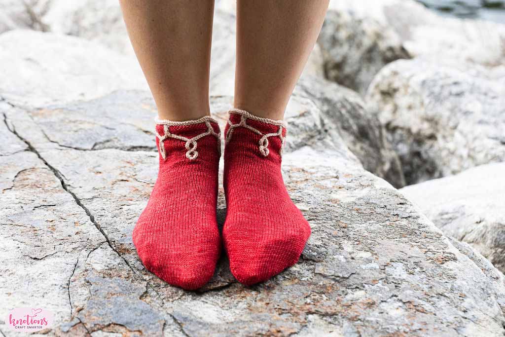 Snorkmaiden - Intarsia Cables Sock Knitting Pattern