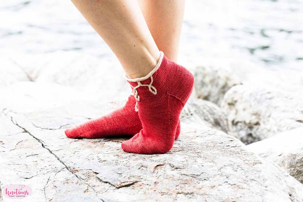 Snorkmaiden - Intarsia Cables Sock Knitting Pattern