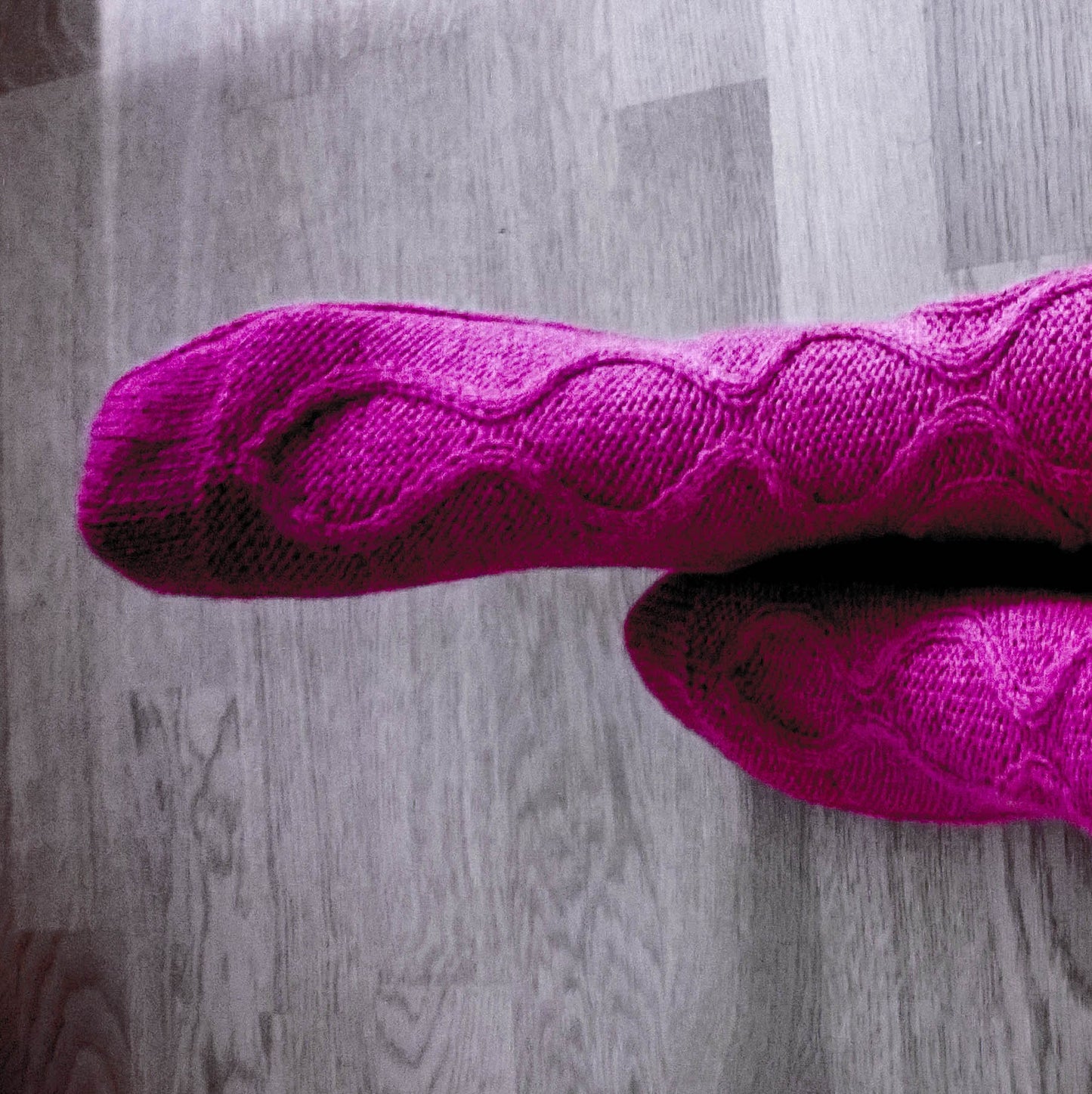 Antarctica - Infinite Cable Knit Socks Knitting Pattern