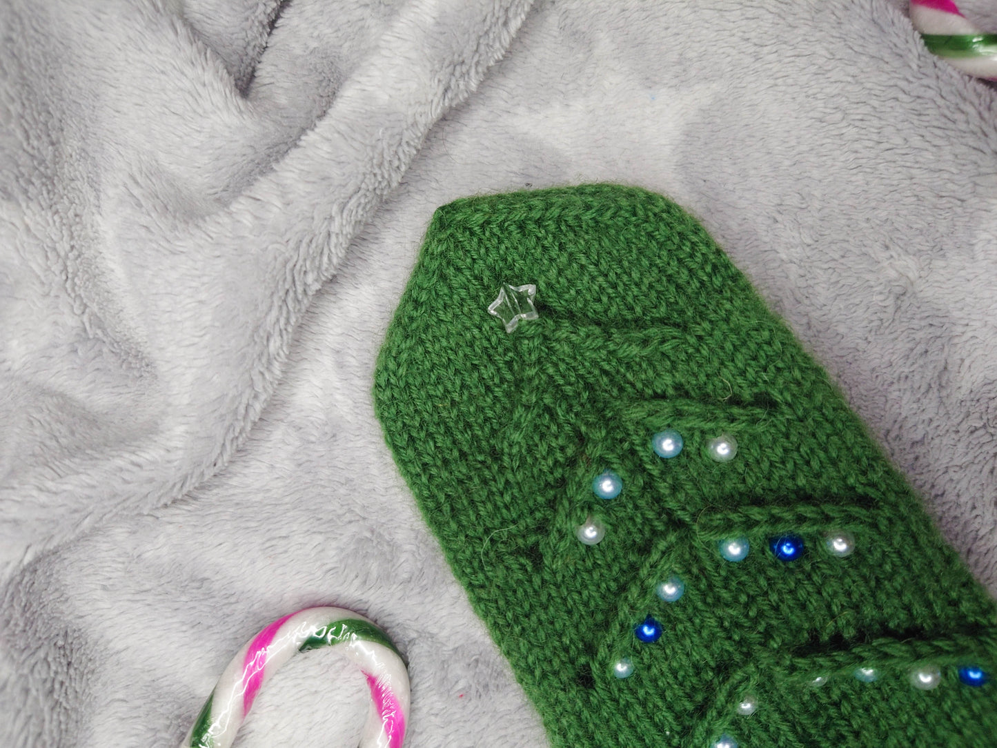 Jolly Holiday - Mittens Knitting Pattern