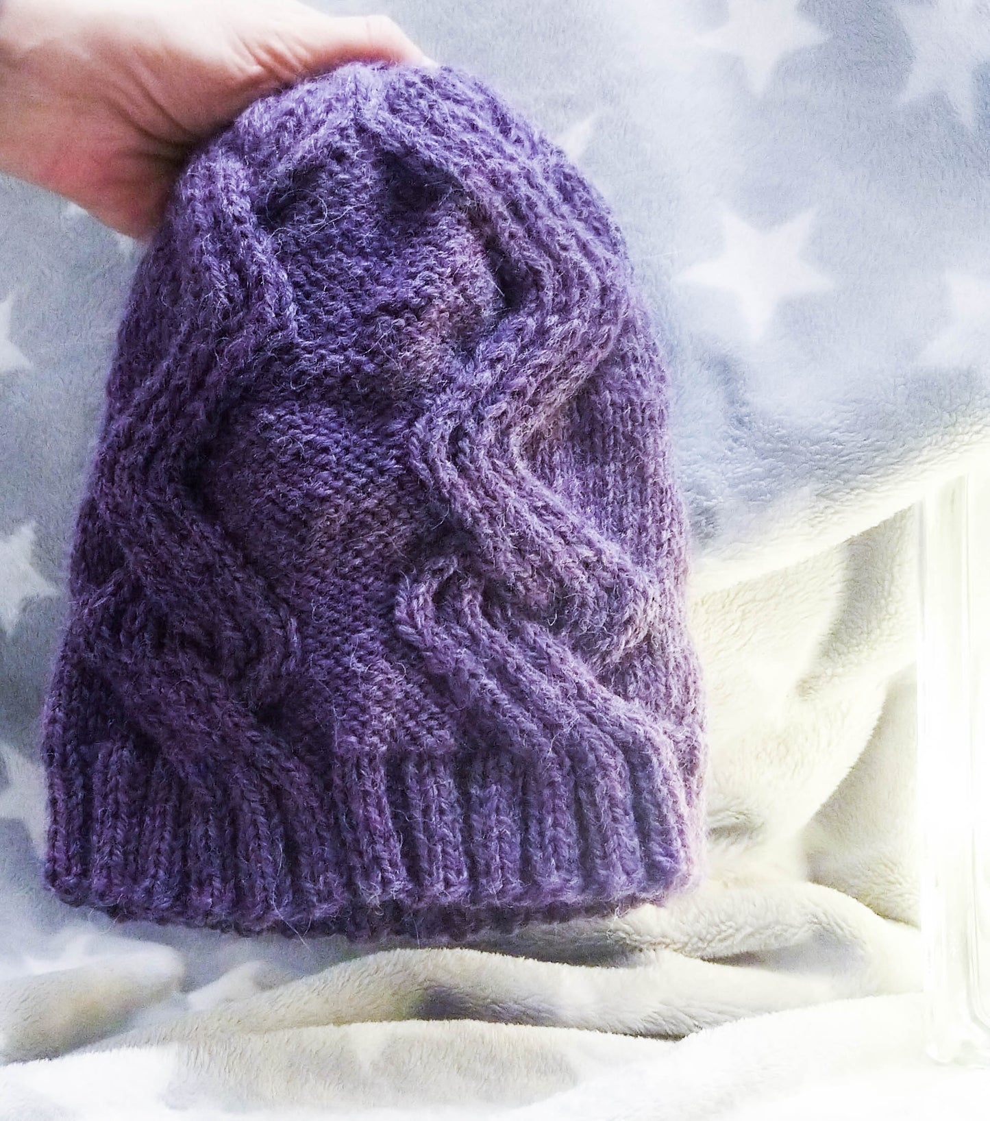 Medvind Beanie - Chunky Cable Beanie Knitting Pattern