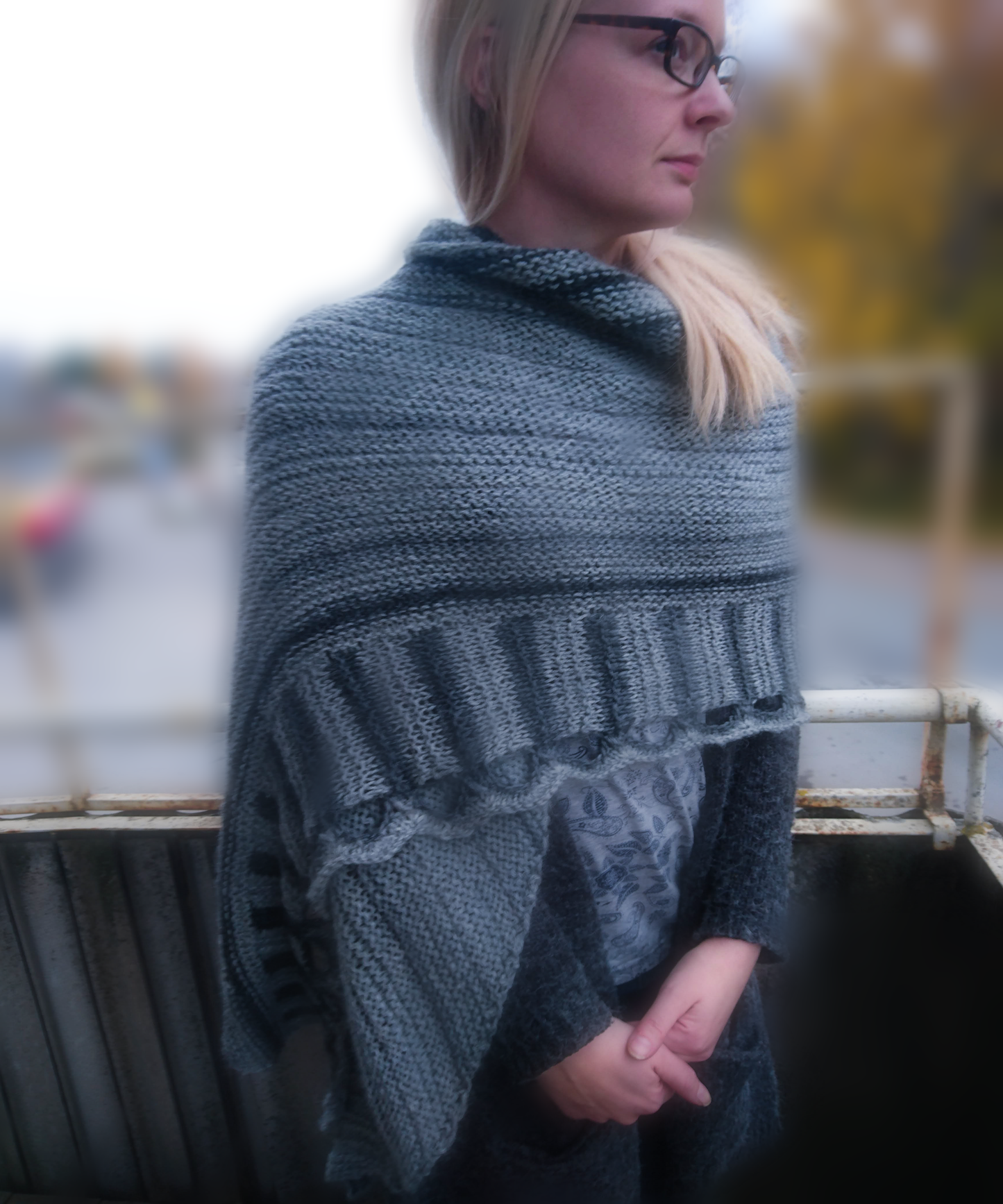 Polar Night - Bulky Shawl Knitting Pattern