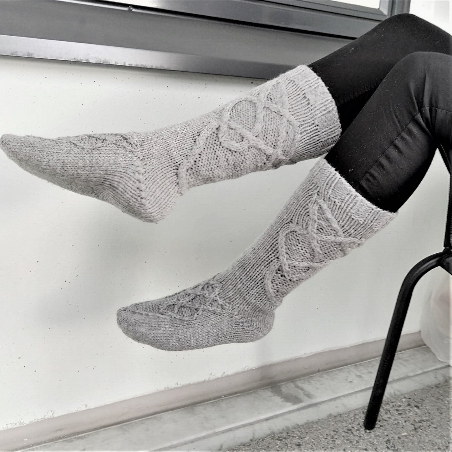 Polarvargen - Wolf Cable Sock Knitting Patterns