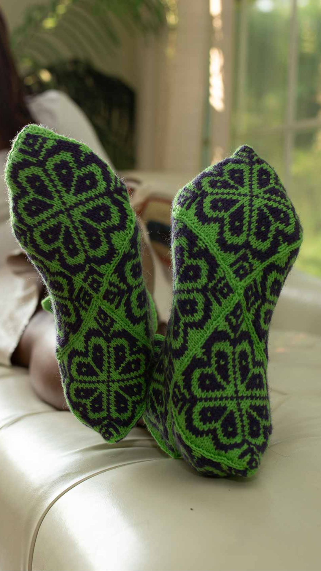 Tile Slippers - Floral Stranded Colorwork Socks Knitting Pattern