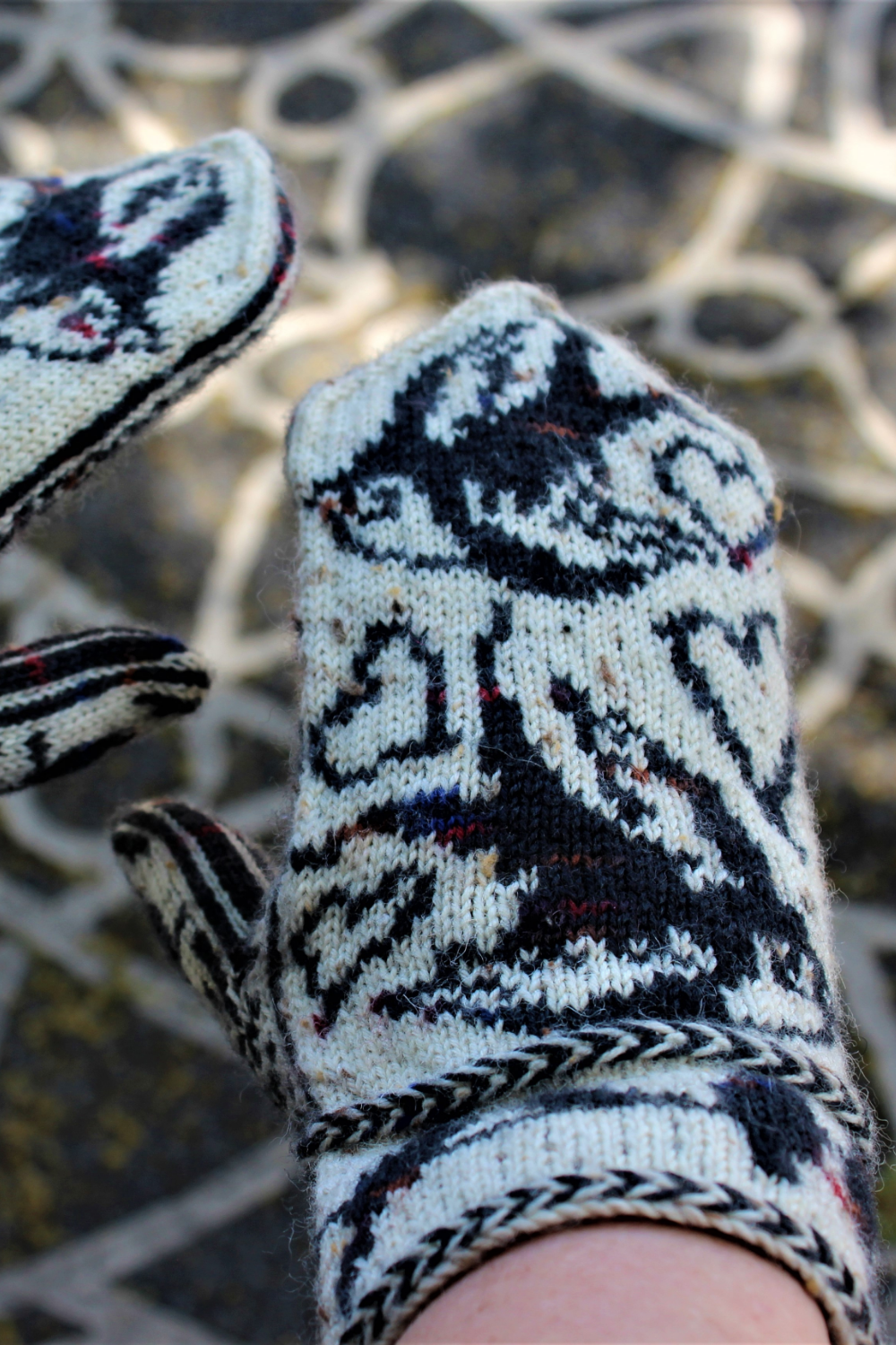 Swallow Love Mittens - Mittens Knitting Pattern