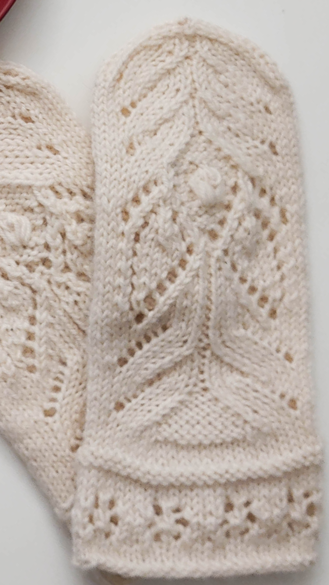 Light Snow Angels - Lace Mittens Knitting Pattern