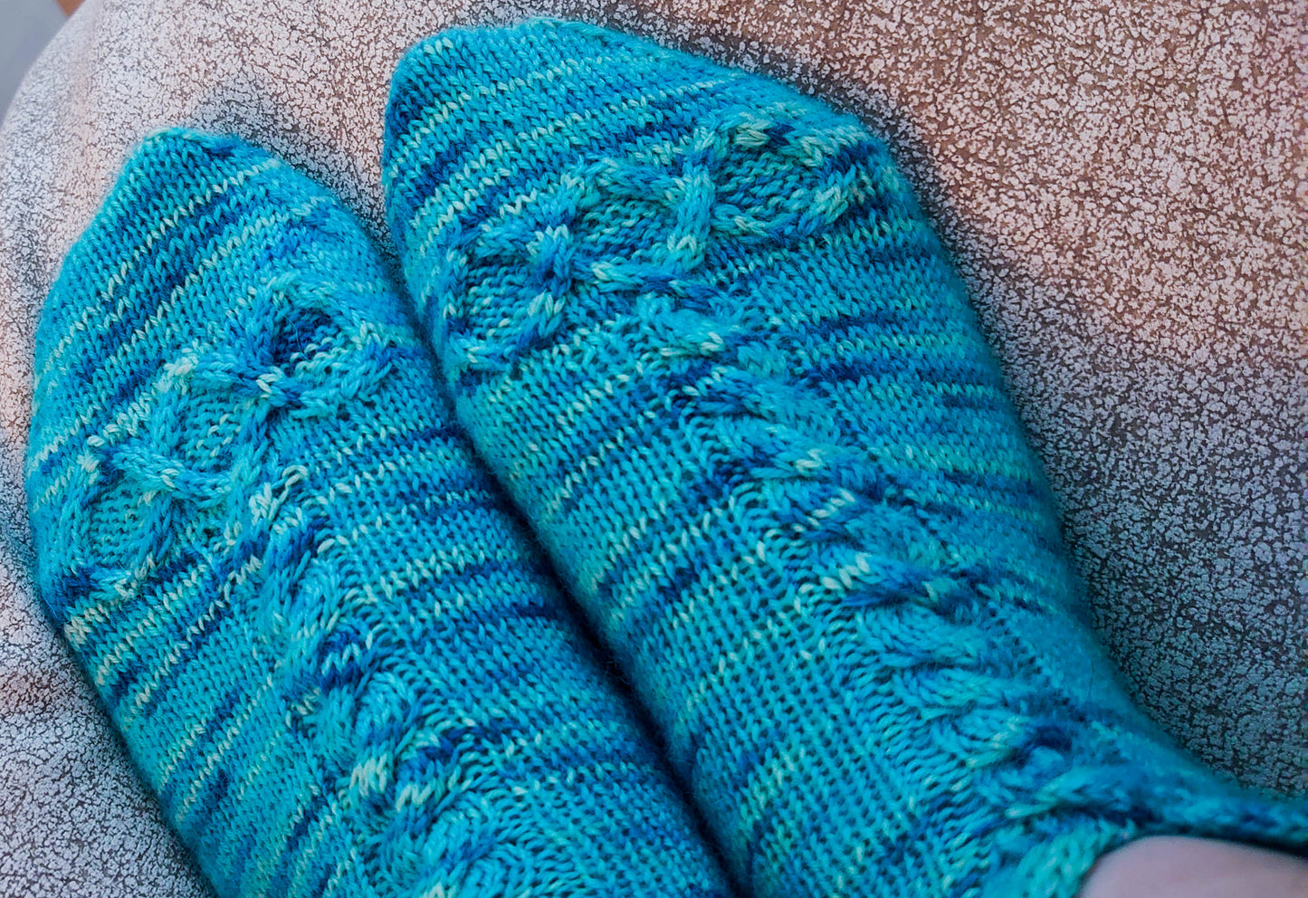 Infinity x infinity - Cable Sock Knitting Pattern